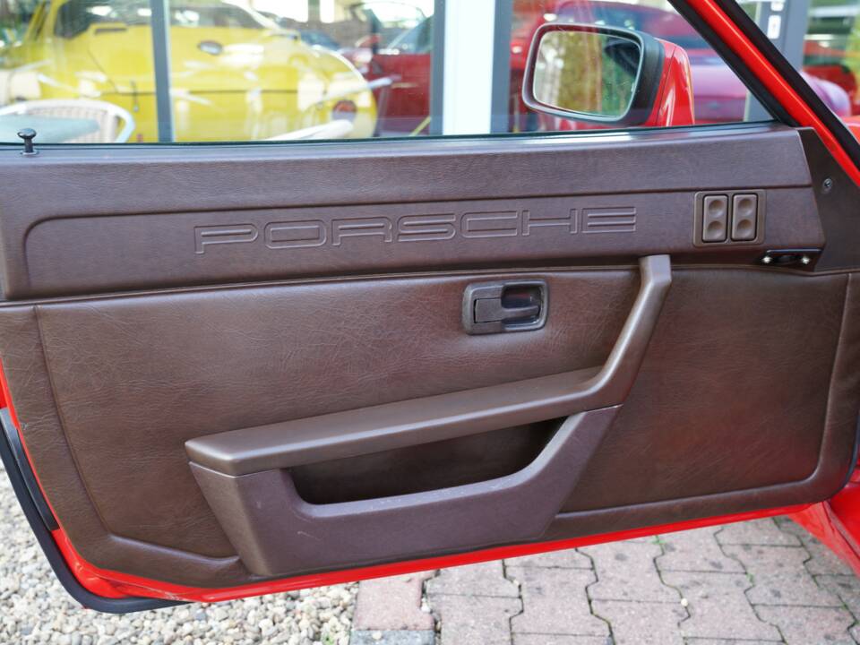 Image 34/50 de Porsche 924 S (1981)