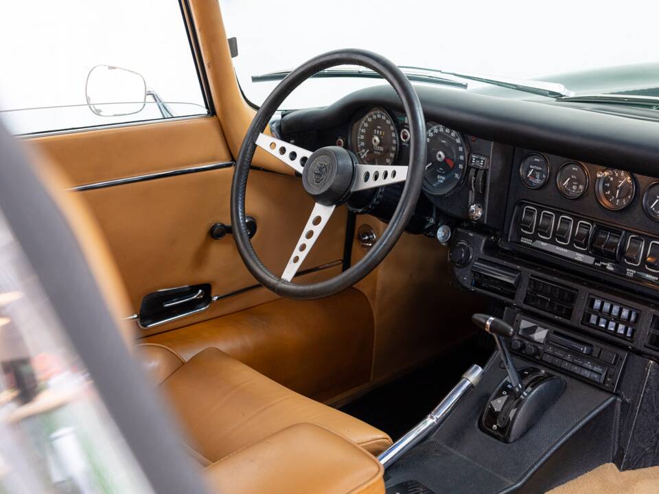 Image 9/26 de Jaguar Type E V12 (2+2) (1971)