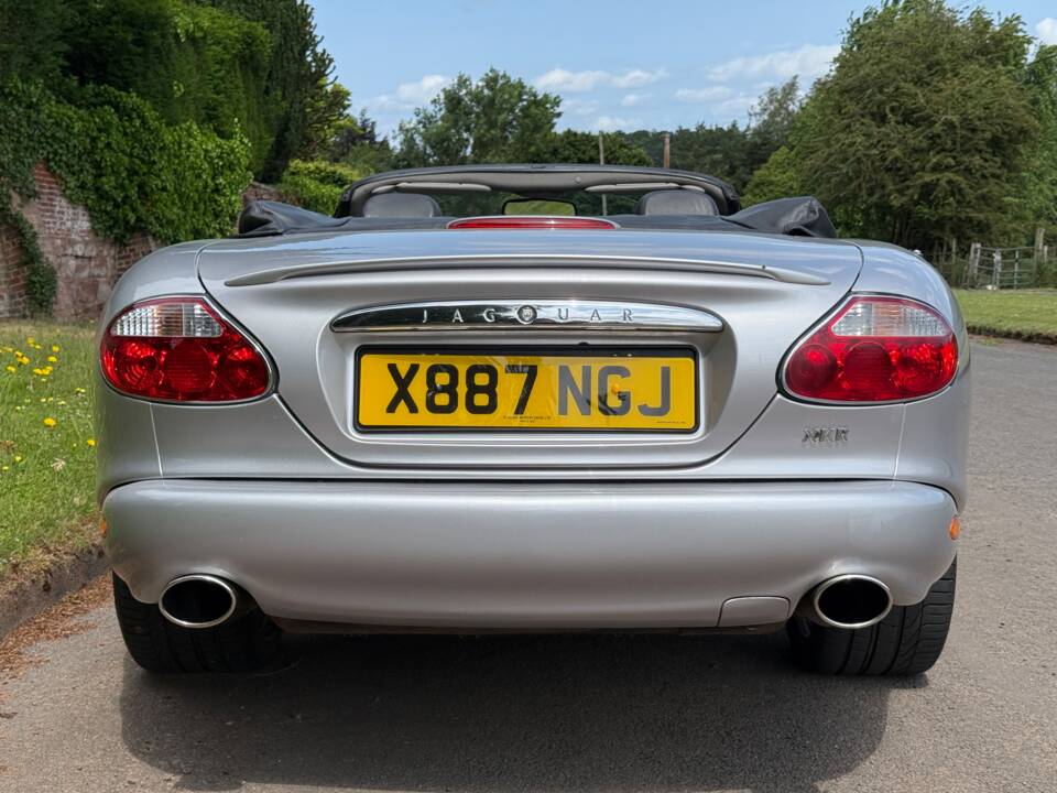 Bild 6/12 von Jaguar XKR (2001)