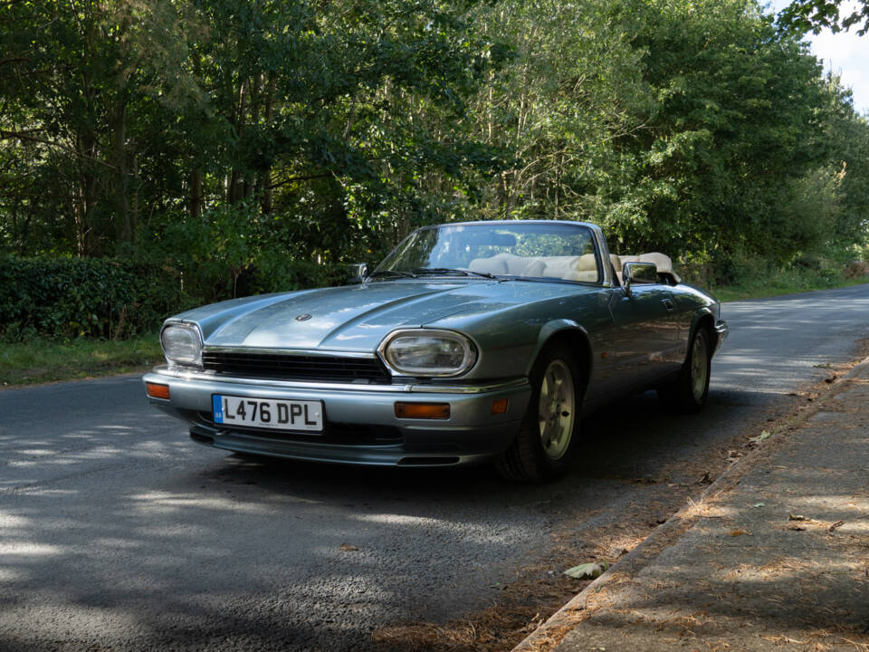 Image 3/19 of Jaguar XJS 4.0 (1994)