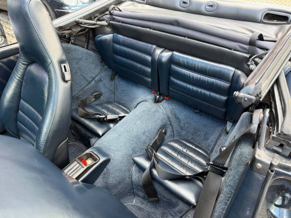 Immagine 18/40 di Porsche 911 Carrera 4 (1990)