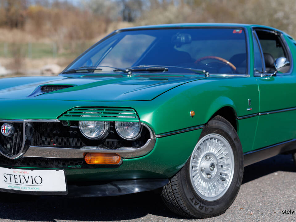 Image 19/49 de Alfa Romeo Montreal (1974)