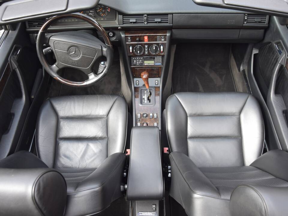 Image 10/15 of Mercedes-Benz E 200 (1997)