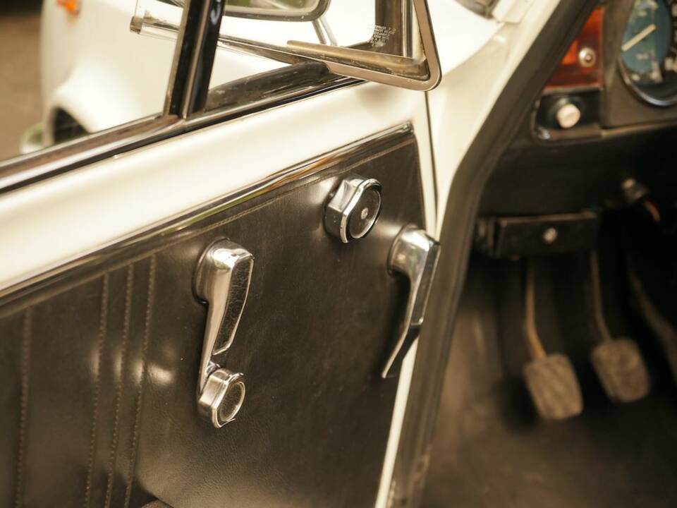 Image 83/100 of Alfa Romeo Giulia Nuova Super 1300 (1977)