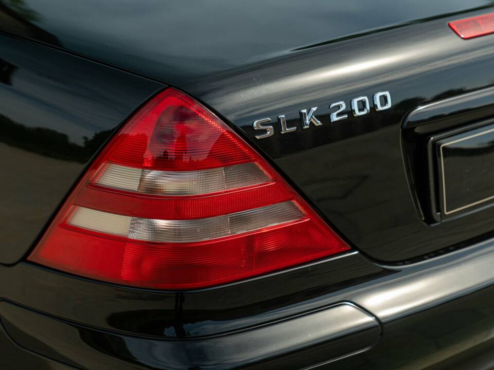 Image 29/50 of Mercedes-Benz SLK 200 Kompressor (1998)