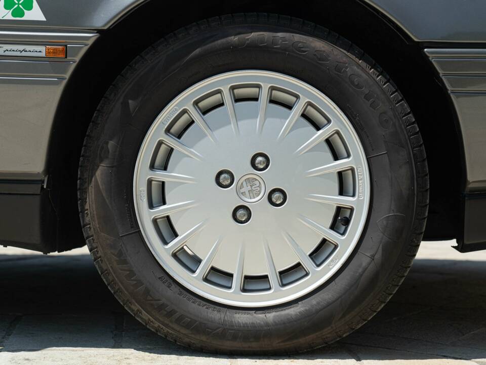 Image 15/50 de Alfa Romeo 164 2.0 (1991)
