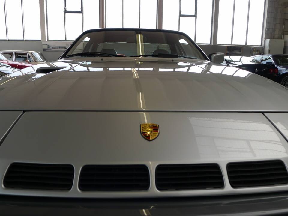 Bild 22/32 von Porsche 924 Turbo (1979)