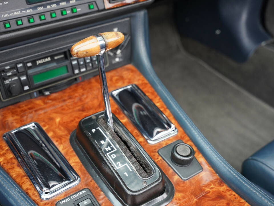 Immagine 15/50 di Jaguar XJS 5.3 V12 (1988)