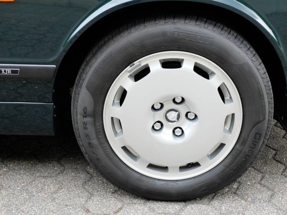 Image 60/77 de Jaguar XJ 40 (XJ-R) (1993)