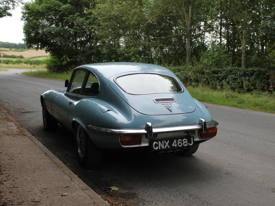 Afbeelding 4/16 van Jaguar E-Type V12 (2+2) (1971)