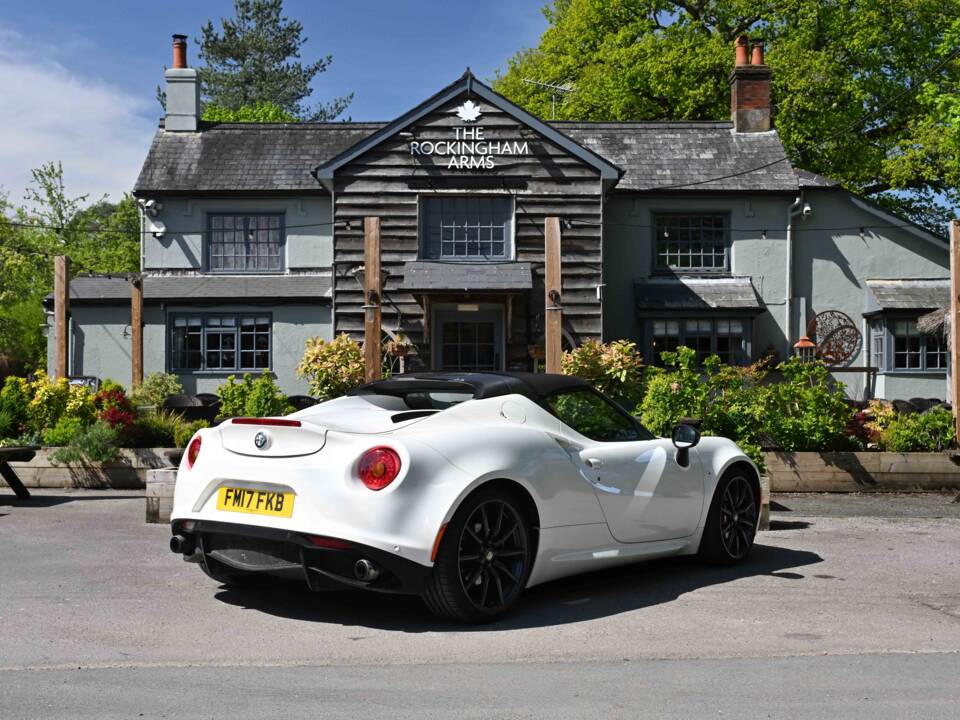 Image 3/50 of Alfa Romeo 4C Spider (2017)