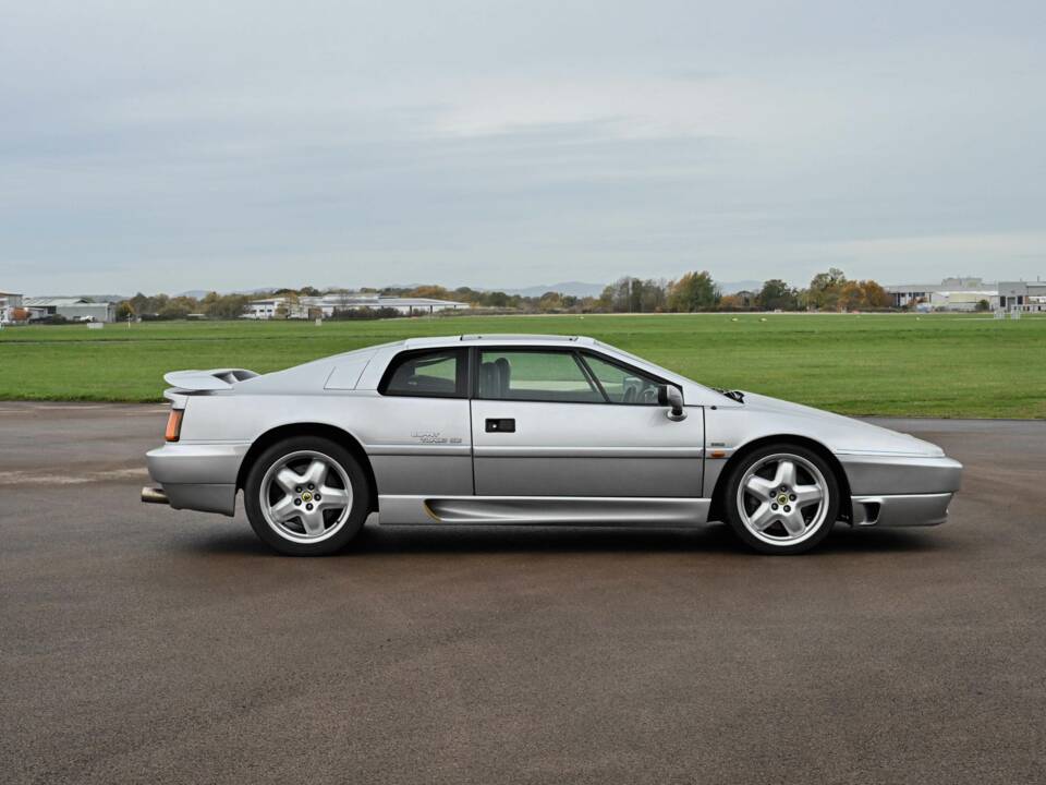 Image 7/50 of Lotus Esprit SE (1990)