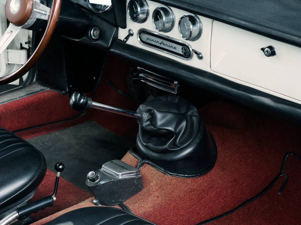 Image 44/50 of Alfa Romeo 1600 Spider Duetto (1966)