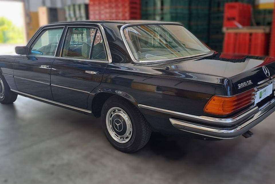 Bild 17/47 von Mercedes-Benz 280 SE (1976)
