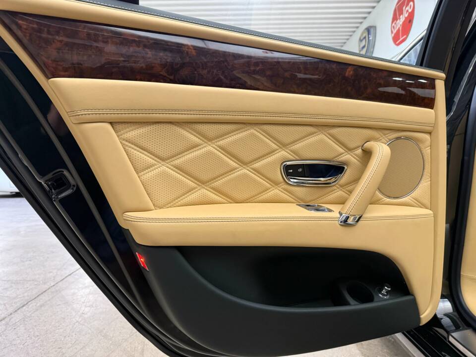 Bild 12/21 von Bentley Flying Spur W12 (2015)