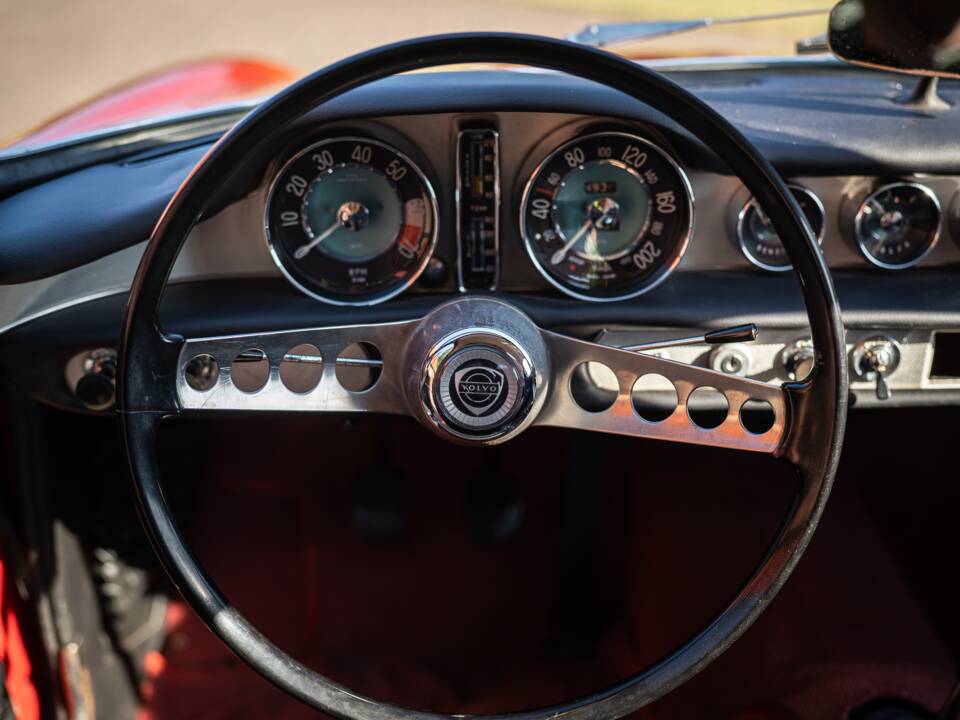 Image 25/59 de Volvo 1800 S (1964)