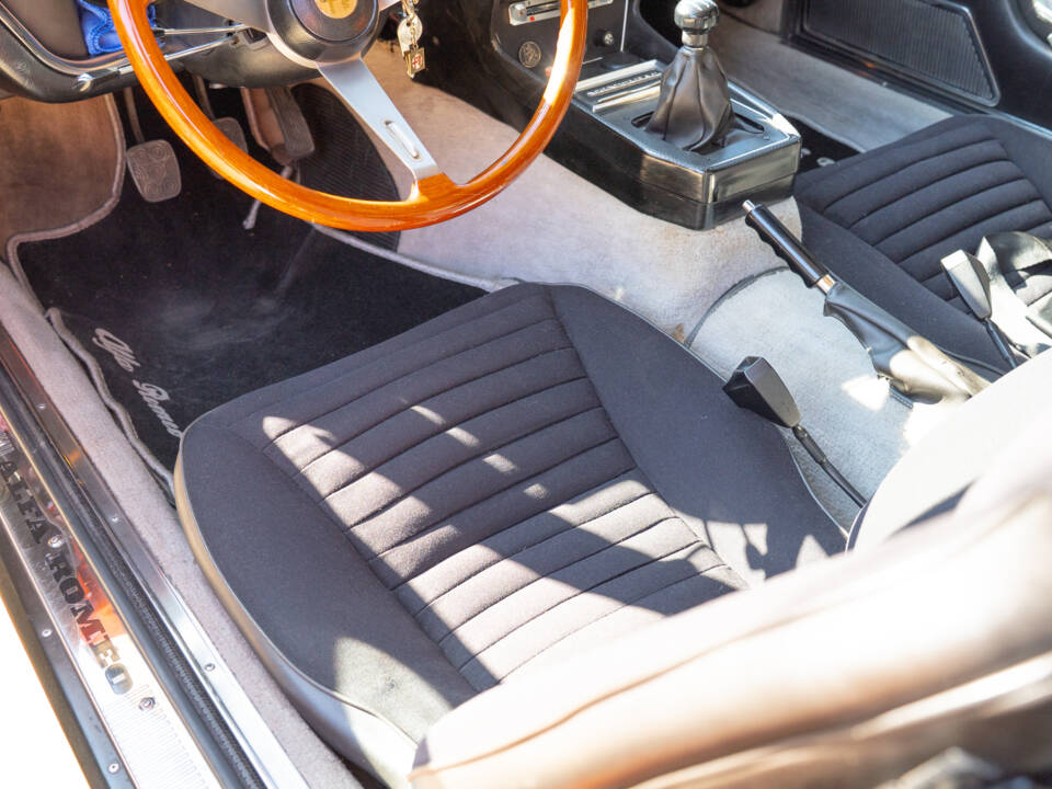 Bild 28/36 von Alfa Romeo Montreal (1971)