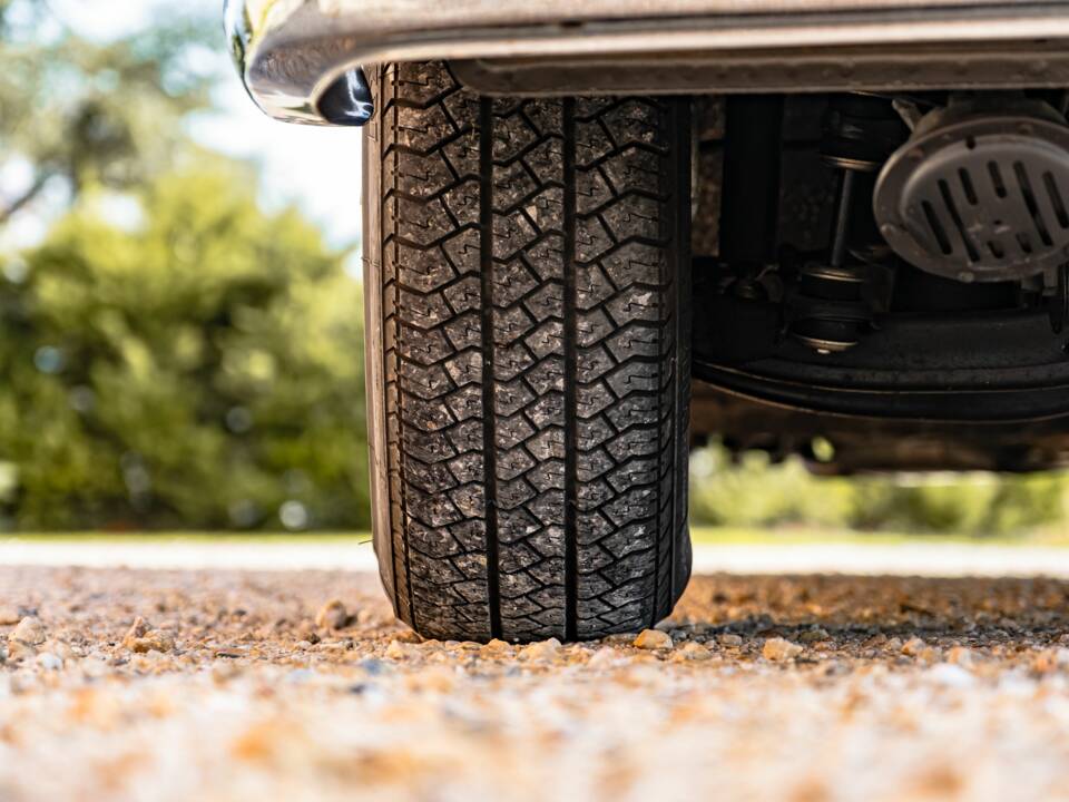 Image 65/86 of Mercedes-Benz 300 SE (1965)