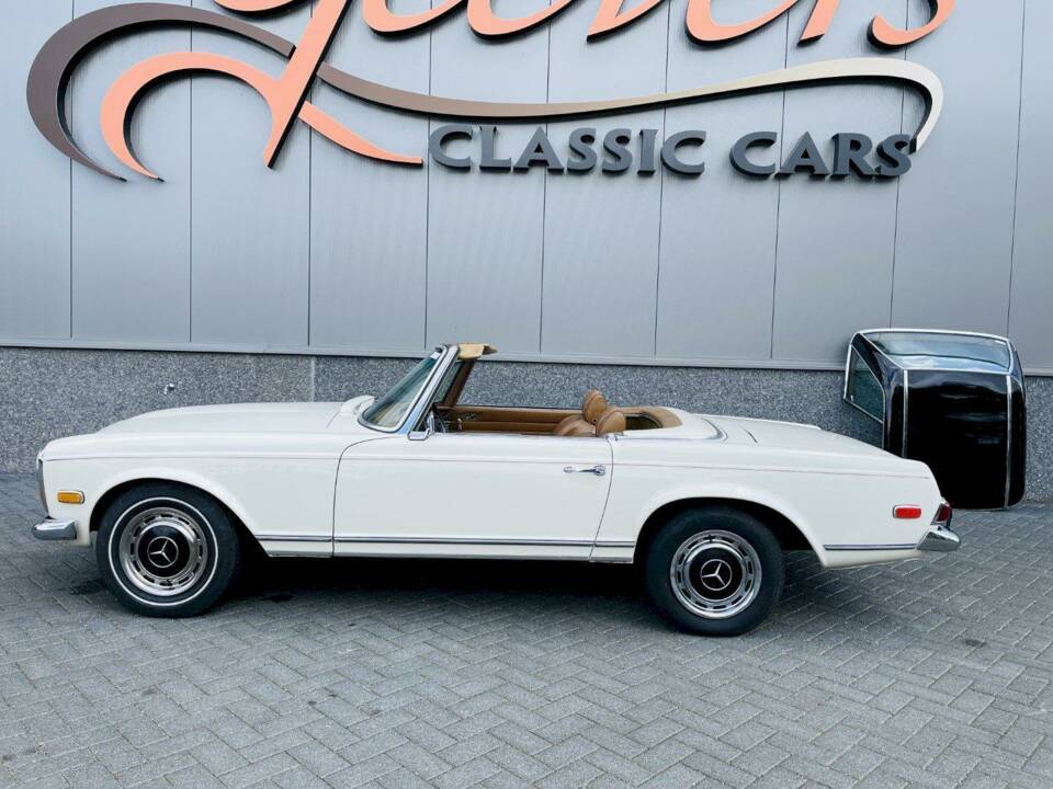 Image 2/36 of Mercedes-Benz 280 SL (1969)