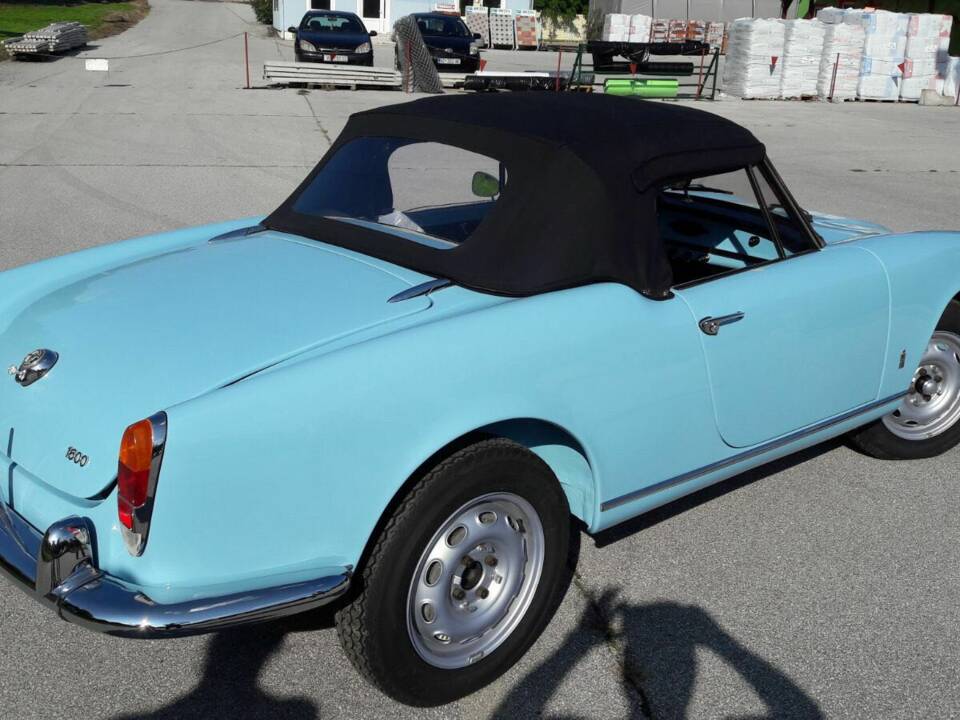 Afbeelding 17/18 van Alfa Romeo Giulia 1600 Spider Veloce (1965)
