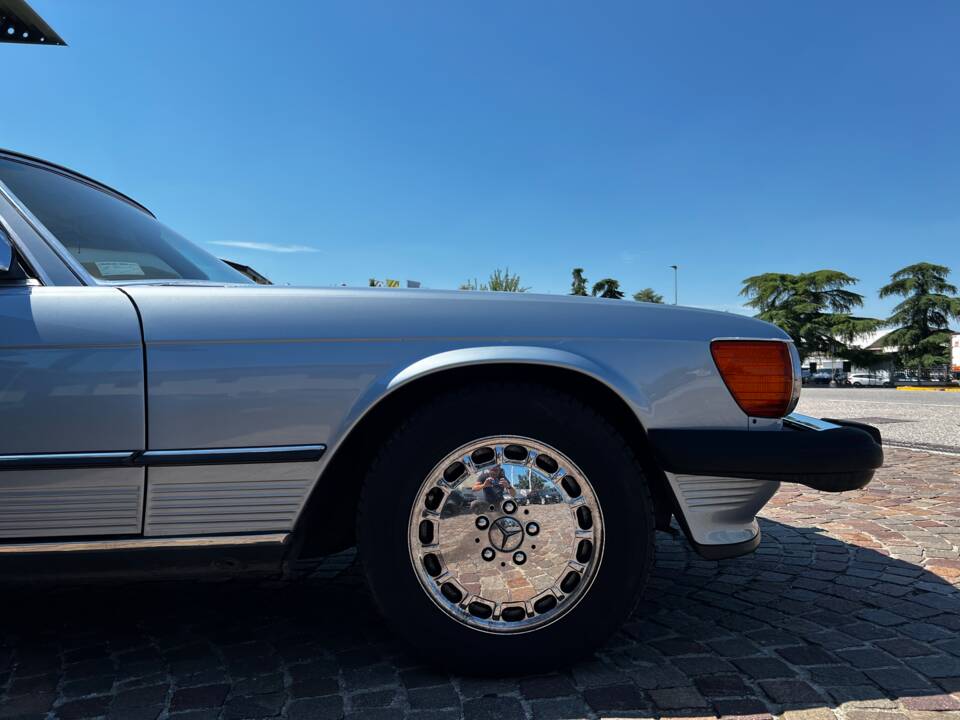 Image 6/15 of Mercedes-Benz 560 SL (1989)