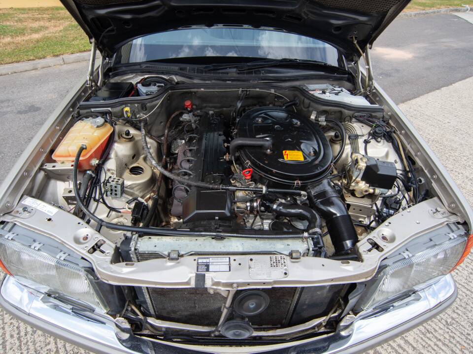 Bild 22/29 von Mercedes-Benz 300 SEL (1990)