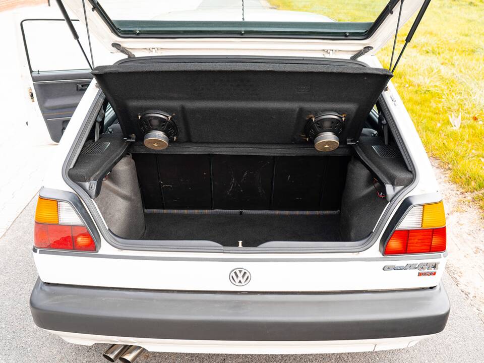 Image 40/48 de Volkswagen Golf Mk II GTi 16V 1.8 (1990)