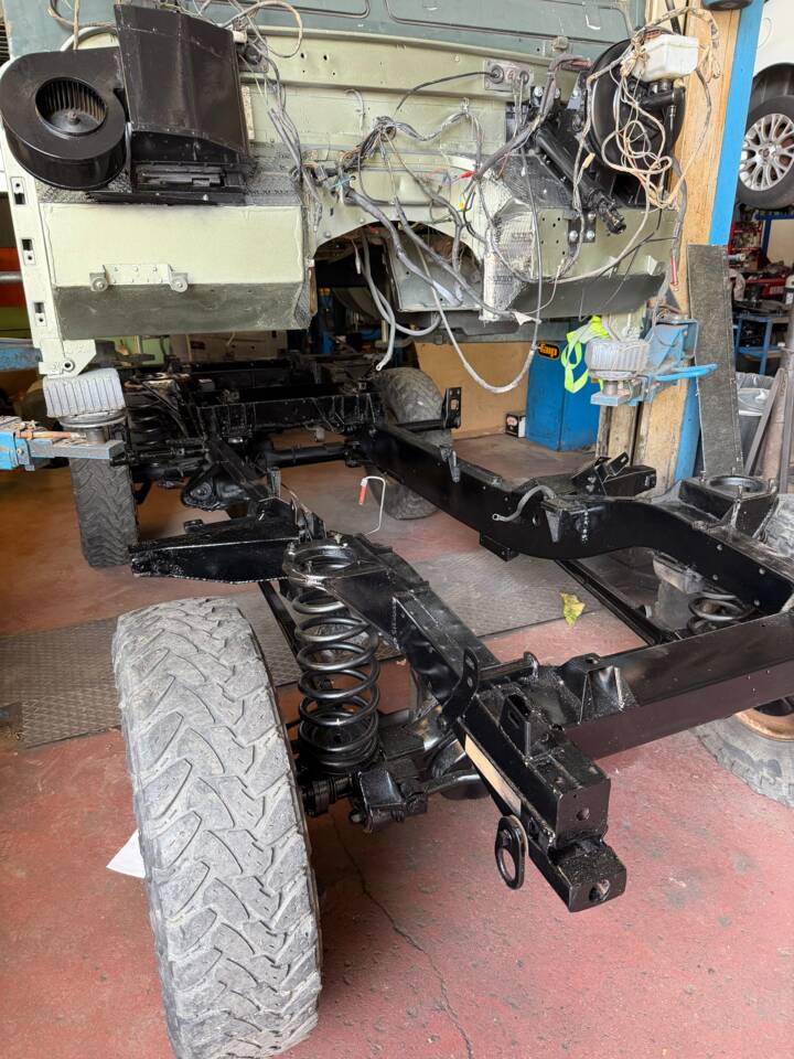 Image 23/23 of Land Rover 90 (1986)