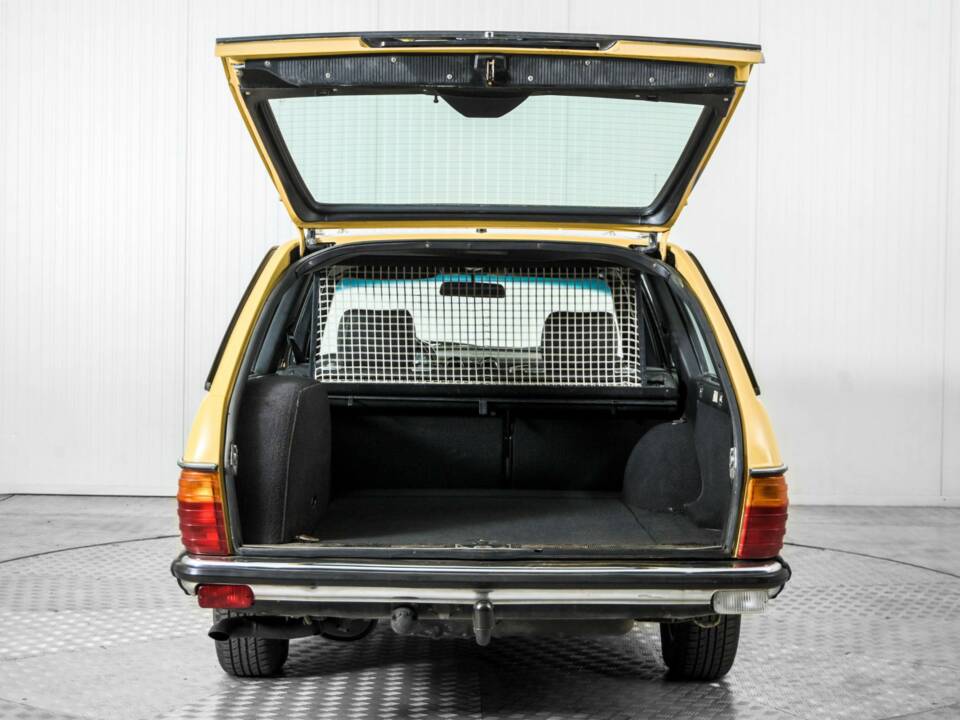 Bild 41/50 von Mercedes-Benz 300 TD Turbodiesel (1981)