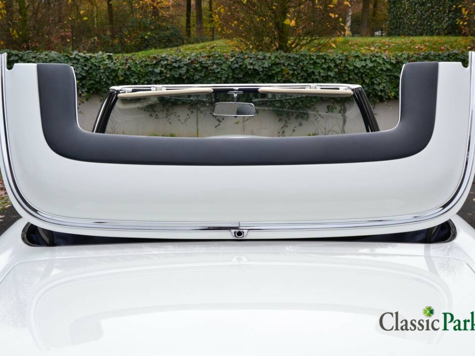 Image 23/50 of Mercedes-Benz 250 SL (1966)