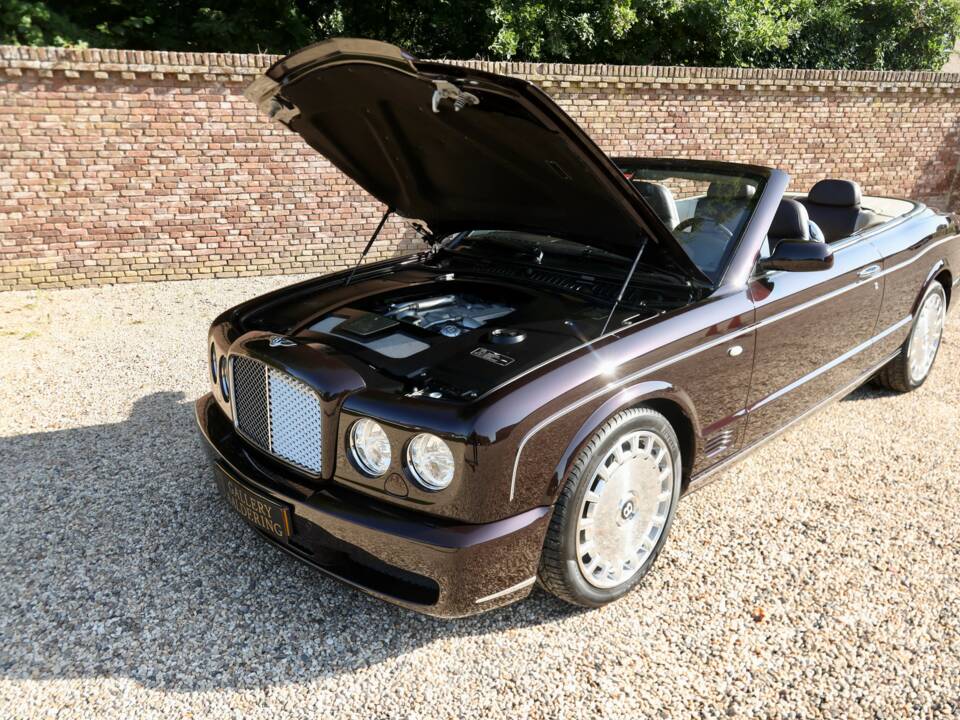 Image 34/50 de Bentley Azure (2008)
