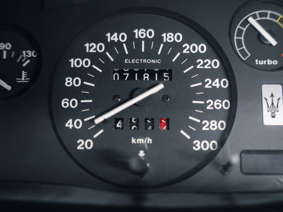 Image 34/42 of Maserati Shamal (1991)