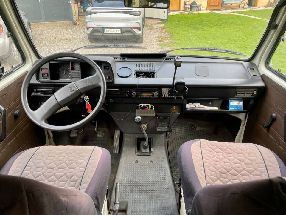 Bild 14/17 von Volkswagen T3 Camper 1.6 D (1983)