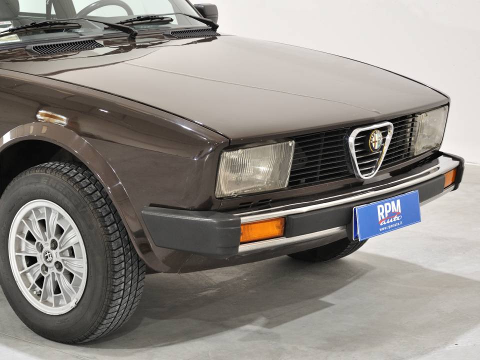 Image 28/36 de Alfa Romeo Alfetta 1.6 (1983)
