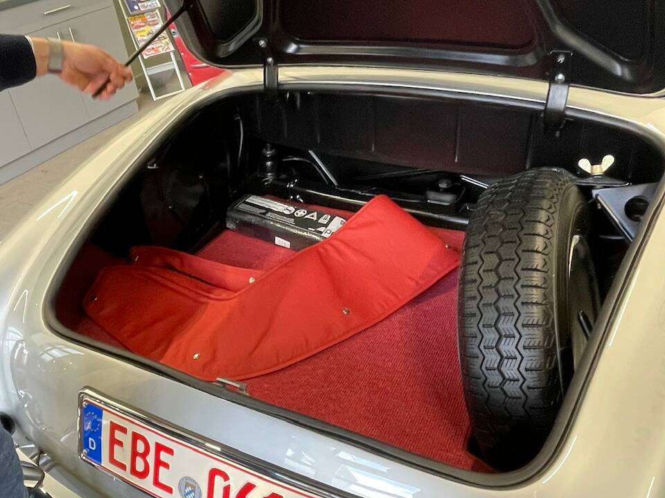 Image 6/54 of Mercedes-Benz 190 SL (1957)
