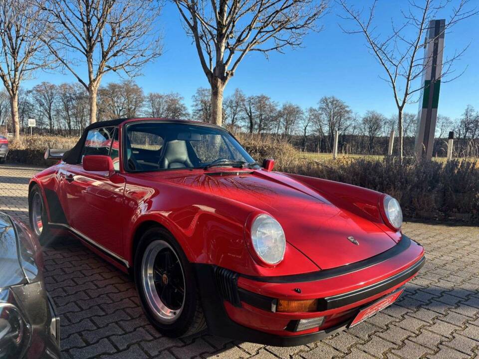 Image 4/20 de Porsche 911 Carrera 3.2 (1985)