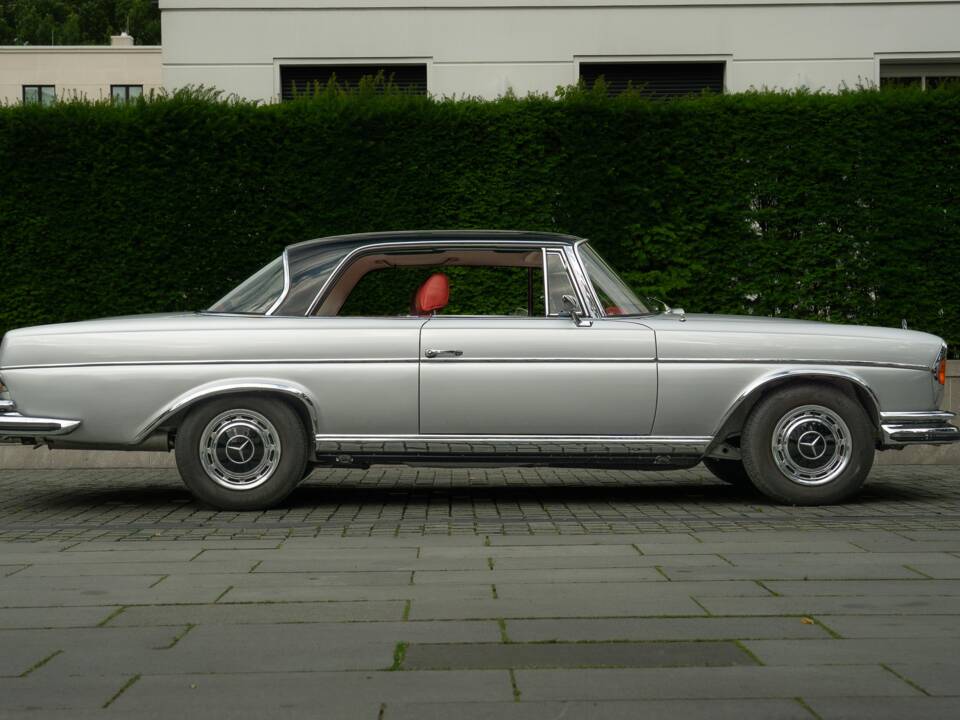 Image 12/95 of Mercedes-Benz 280 SE 3,5 (1970)