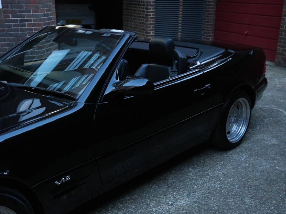 Image 62/100 of Mercedes-Benz SL 600 (1998)