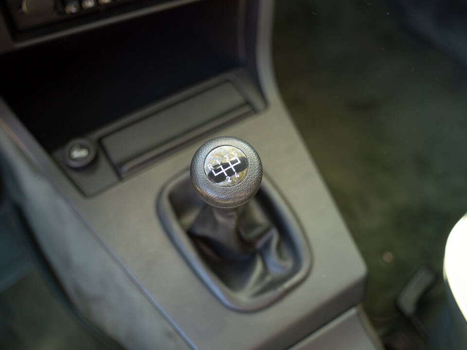 Image 48/63 of BMW 528i (1984)