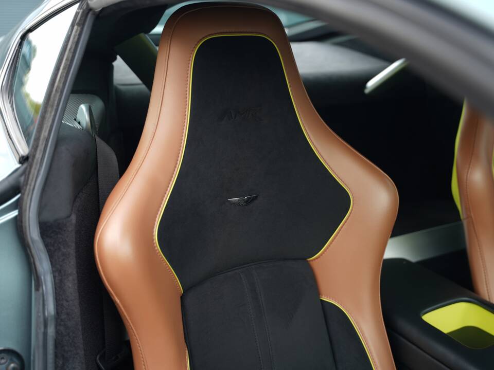 Bild 17/50 von Aston Martin V8 Vantage AMR (2018)