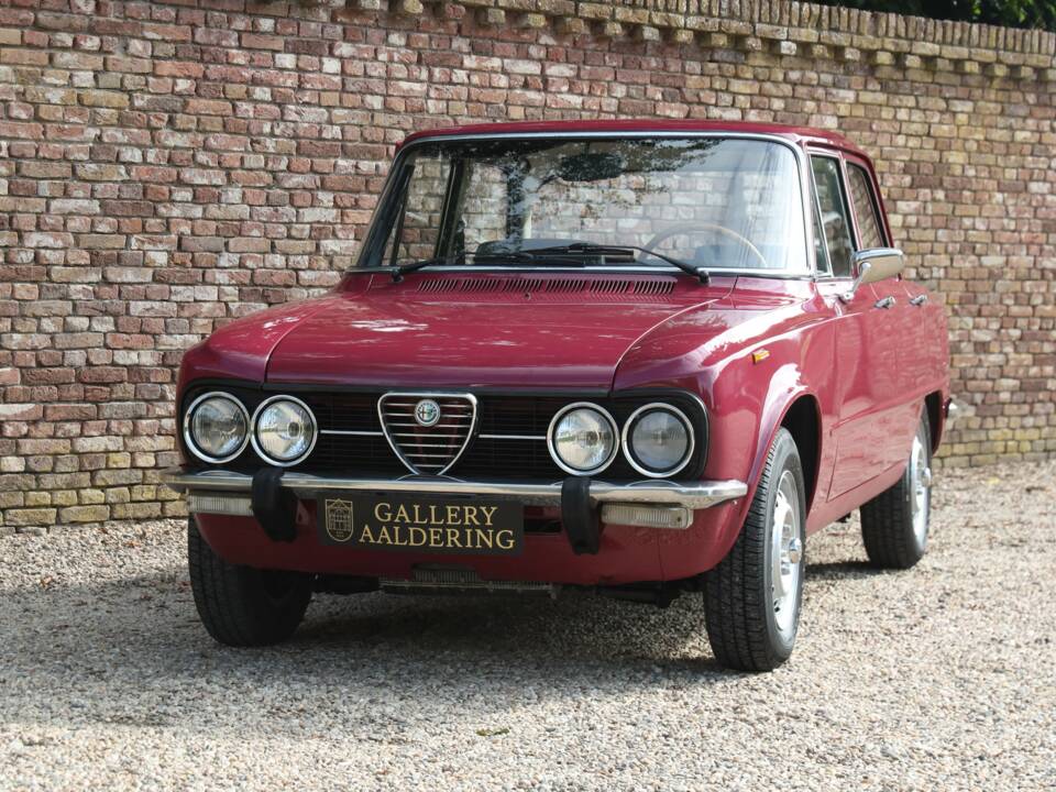 Bild 21/50 von Alfa Romeo Giulia Nuova Super 1300 (1975)