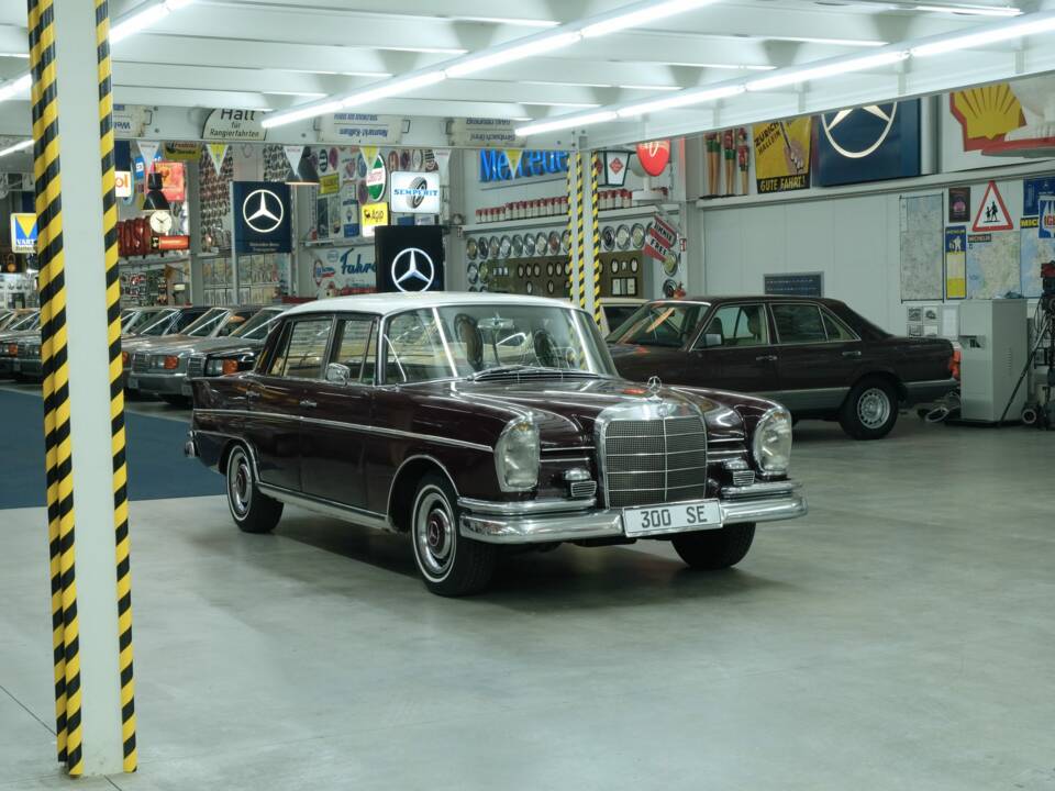 Image 16/50 of Mercedes-Benz 300 SE lang (1965)