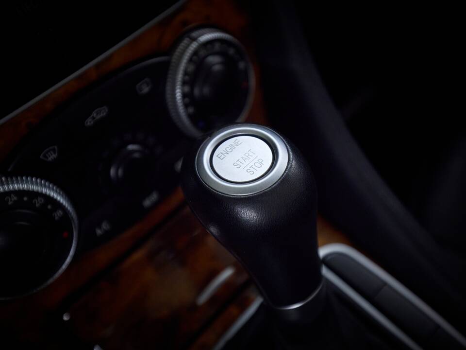 Image 64/99 de Mercedes-Benz SL 550 (2007)