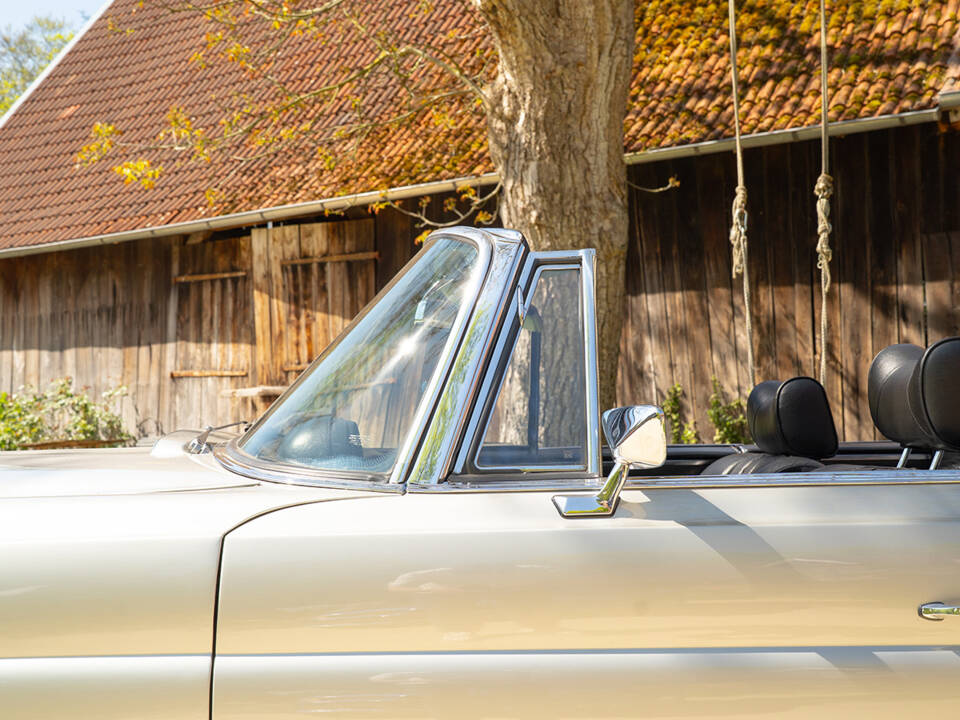 Bild 22/56 von Mercedes-Benz 280 SE (1968)