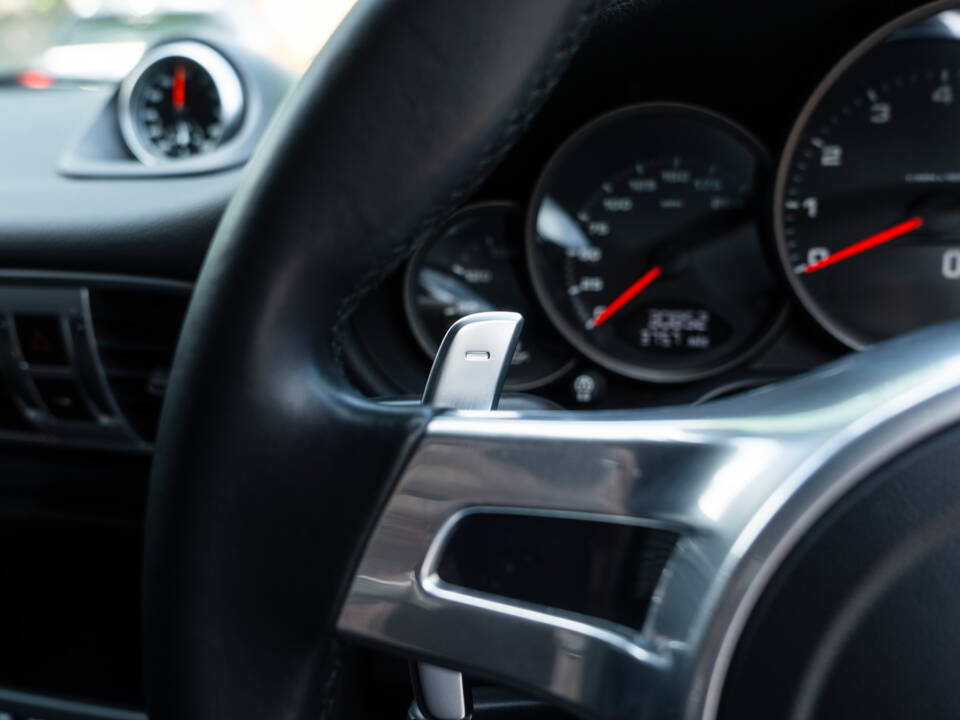 Imagen 36/51 de Porsche 911 Carrera 4 GTS (2012)