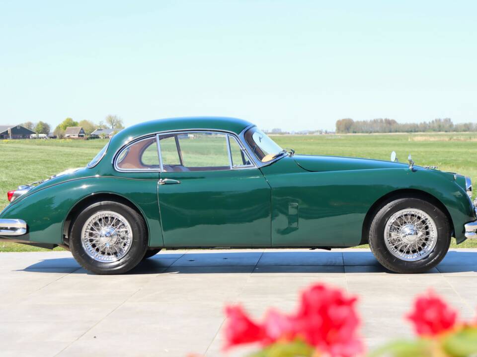 Image 43/50 of Jaguar XK 150 FHC (1959)