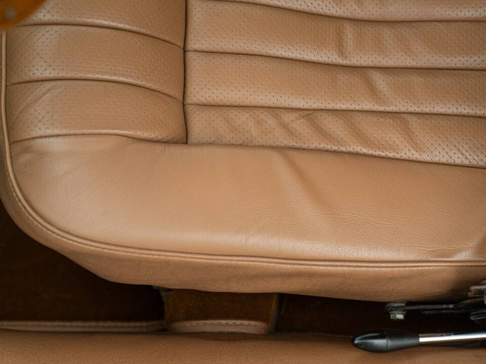 Afbeelding 50/50 van Jaguar E-Type V12 (2+2) (1972)