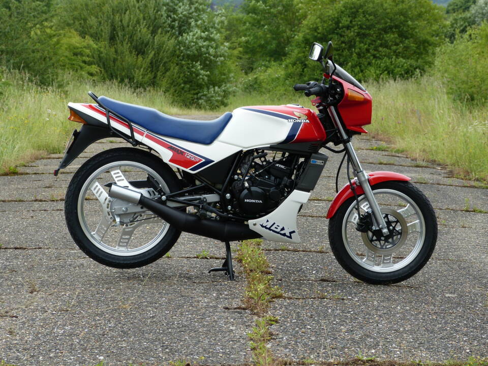 Bild 3/22 von Honda DUMMY (1984)