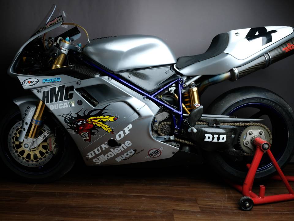Immagine 2/15 di Ducati DUMMY (2001)