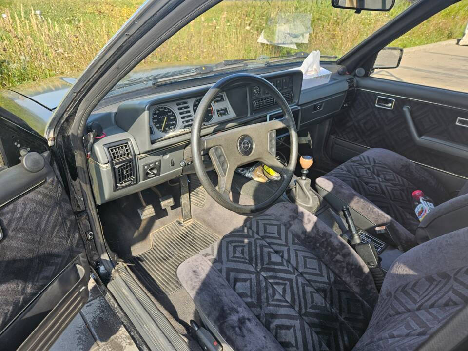 Bild 7/18 von Opel Commodore 2,5 E (1981)